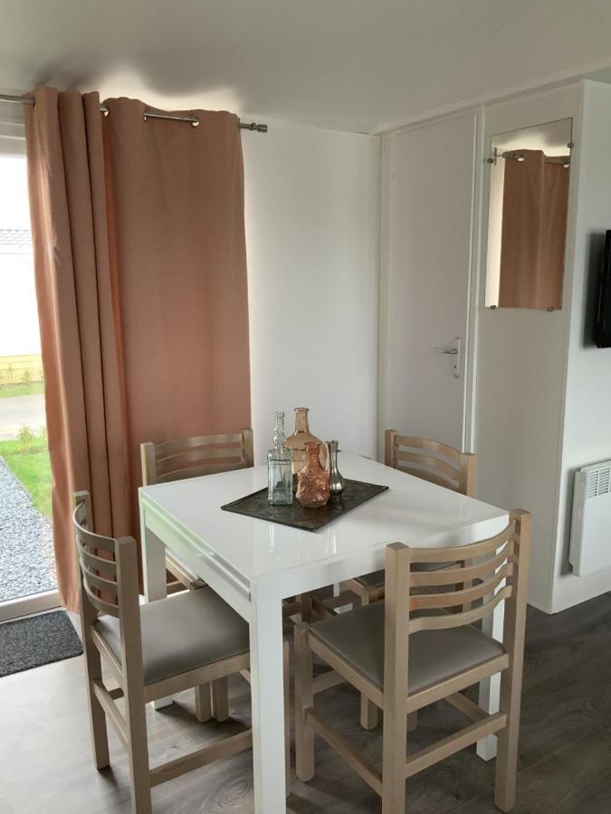 Chalet Zonnig Zeeland Hotel Oostkapelle Bagian luar foto