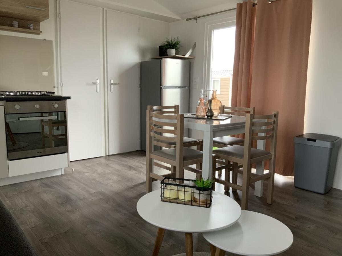 Chalet Zonnig Zeeland Hotel Oostkapelle Bagian luar foto